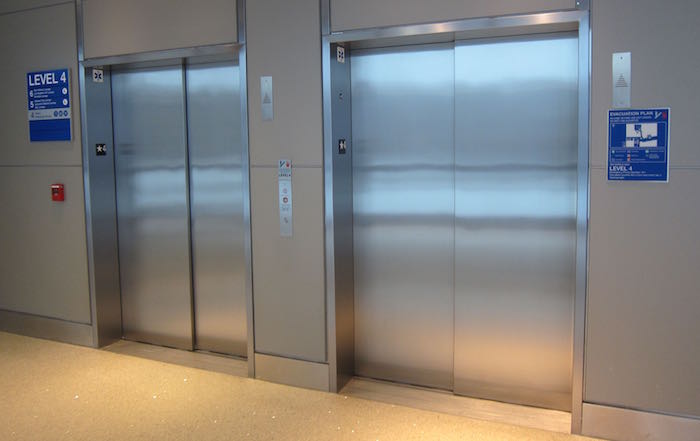 Emirates-Lounge-LAX-Airport-02