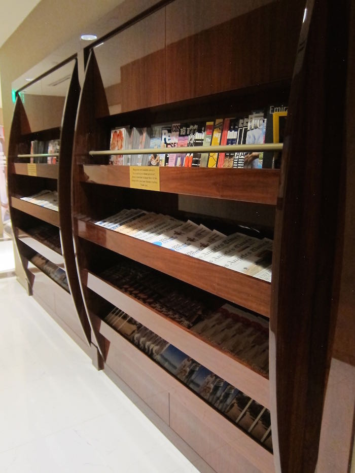 Emirates-Lounge-LAX-Airport-07