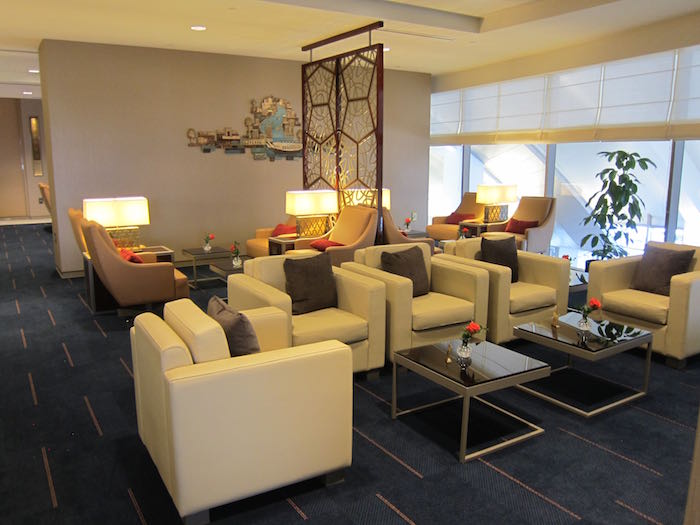 Emirates-Lounge-LAX-Airport-18