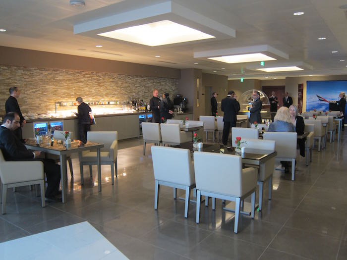Emirates-Lounge-LAX-Airport-19