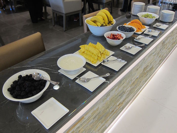 Emirates-Lounge-LAX-Airport-21