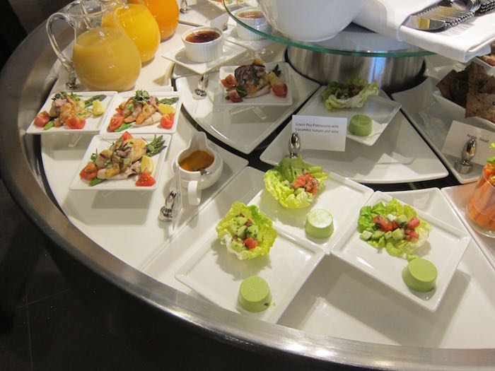 Emirates-Lounge-LAX-Airport-30