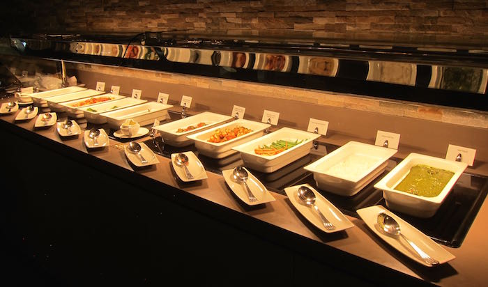 Emirates-Lounge-LAX-Airport-36