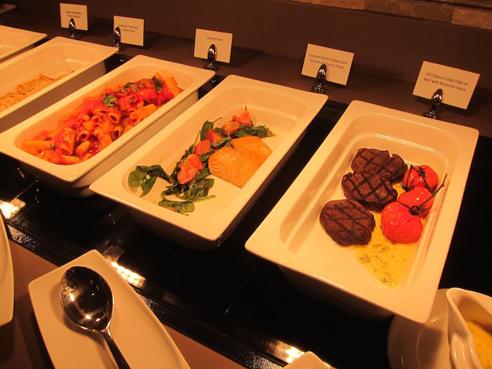 Emirates-Lounge-LAX-Airport-38