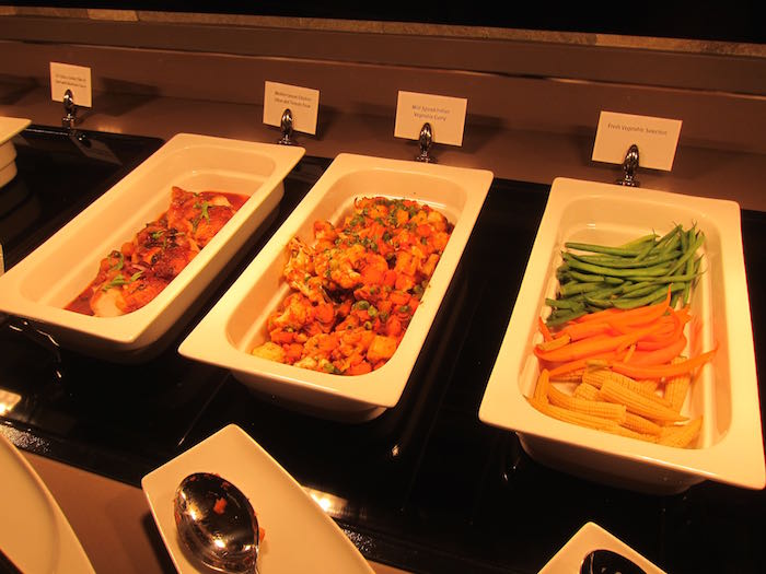 Emirates-Lounge-LAX-Airport-39