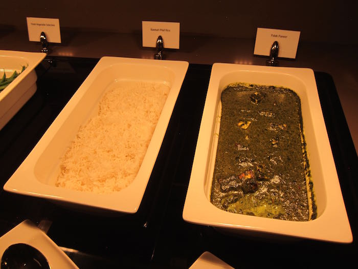 Emirates-Lounge-LAX-Airport-40