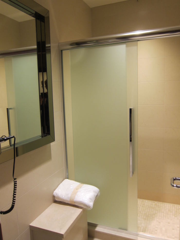 Emirates-Lounge-LAX-Airport-47